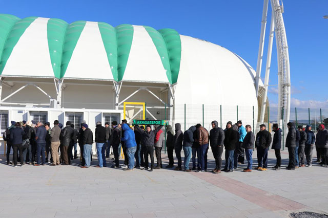 Yeni Stadyumda Passolig kuyruğu