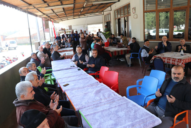 Akhisar Erzurumlular Derneği'nden pilav hayrı