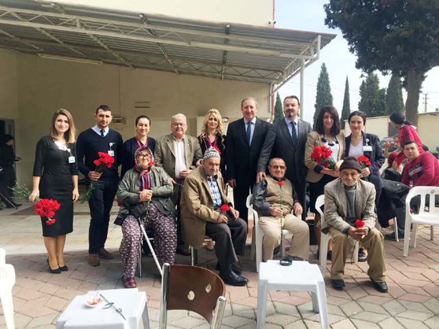 Özel Akhisar Hastanesi, Yaşlılar Haftasında Huzurevini ziyaret etti