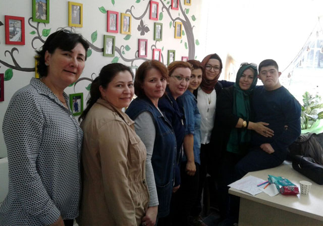 Ülkücü kadınlar, Down Sendrom Derneği ve Sevgi Çocukları Down Cafe'yi ziyaret etti