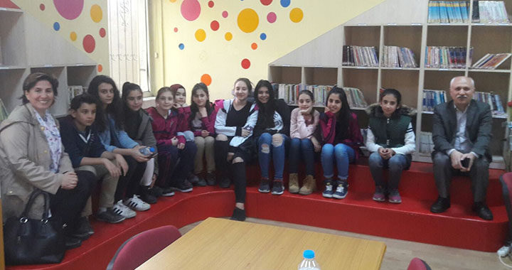 Ali Şefik Ortaokulu öğrencilerinin kütüphane ve gaziler derneği ziyareti