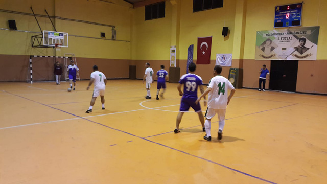 Hüseyin Çeçen ve Armağan Özeş Futsal turnuvasında 3’üncü hafta sona erdi
