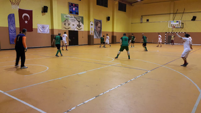 Hüseyin Çeçen ve Armağan Özeş Futsal turnuvasında final grubu belli oldu