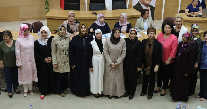 AK Parti Akhisar İlçe 5.Kadın Kolları Olağan kongresi yapıldı