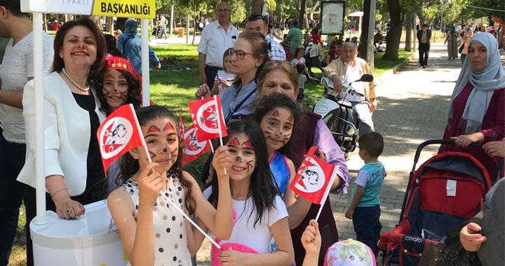 İyi Parti Akhisar’dan 23 Nisan Ulusal Egemenlik ve Çocuk Bayramı etkinliği