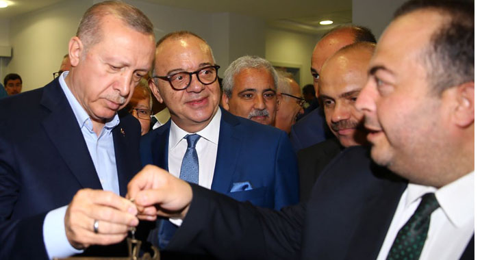 Akhisarlı oda başkanından Erdoğan'a şaşırtan hediye
