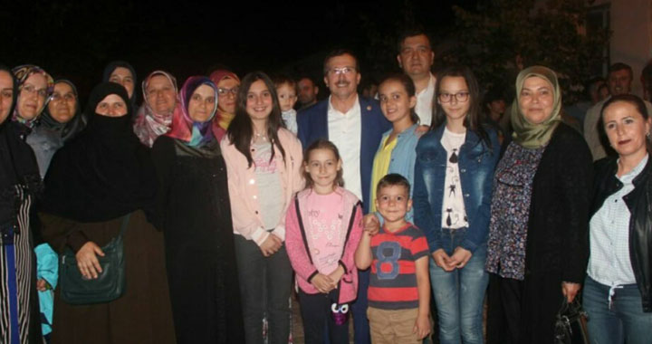 Milletvekili Uğur Aydemir, iftar ve sahurda vatandaşlarda buluştu