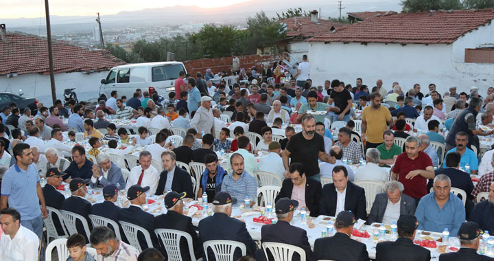 Akhisar’da 7. geleneksel somuncu baba iftar programı yapıldı