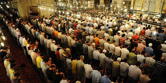 Akhisar'da 2018 Ramazan Bayram namazı saat kaçta? Nasıl kılınır? Bayramlaşma ne zaman?