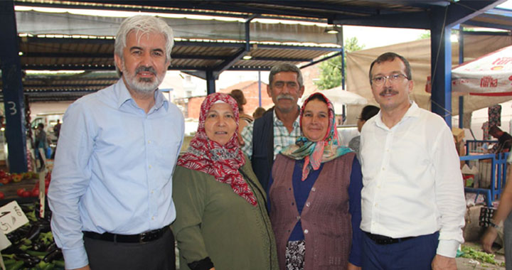AK Parti Manisa Milletvekili Uğur aydemir, Akhisarlı pazarcı esnafını ziyaret etti