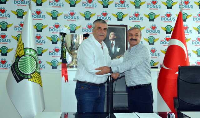 Akhisarspor’un sağlıkta sponsoru yeniden Özel Doğuş Hastanesi oldu