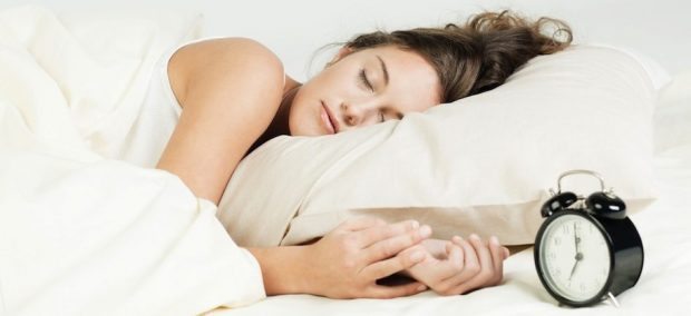 Kalitesiz uyku vücuttaki tüm dengeyi bozuyor