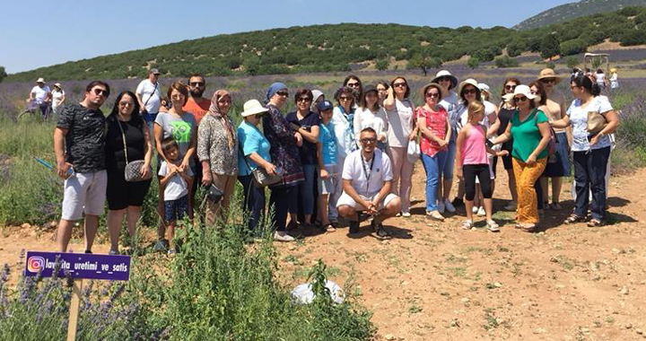 Gezginevi Akhisar, Lavanta diyarı ve plaj turundaydı