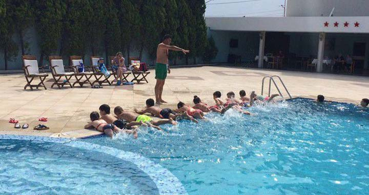 Palm City Hotel Akhisar’da 2. dönem yüzme kursu başlıyor