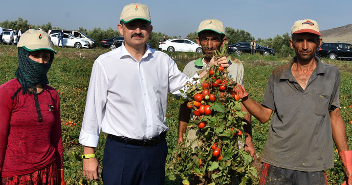 Tarım ve Orman Bakanı Akhisar’da tarım işçileri ile buluştu