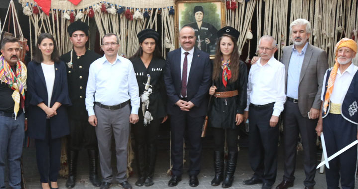 Akhisar Belediyesi öncülüğünde 7 dernek Kültür Buluşması başlattı
