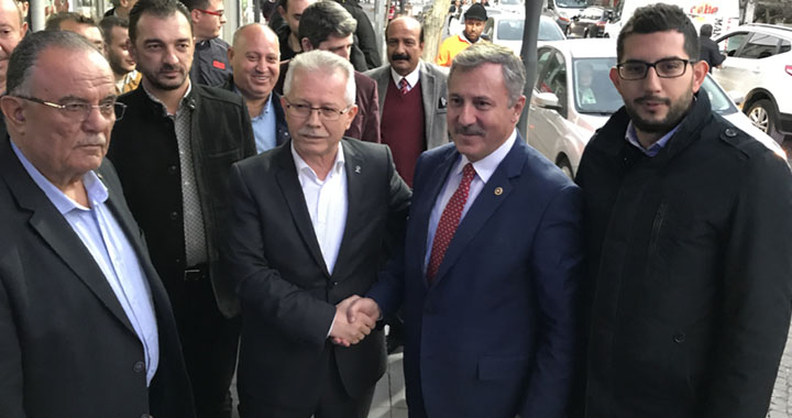 Manisa Büyükşehir Belediye Başkan Aday Adayı Selçuk Özdağ, Akhisar teşkilatını ziyaret etti