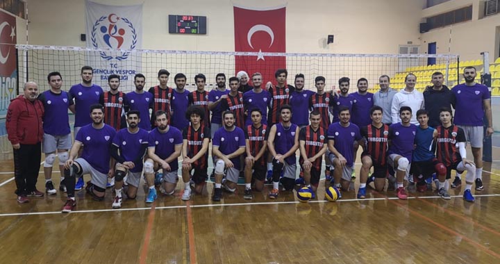 Akhisargücü Voleybol A takımı ilk maçını yaptı