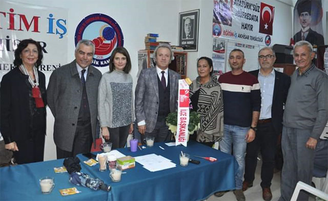 CHP ilçe teşkilatı öğretmenler gününü kutladı