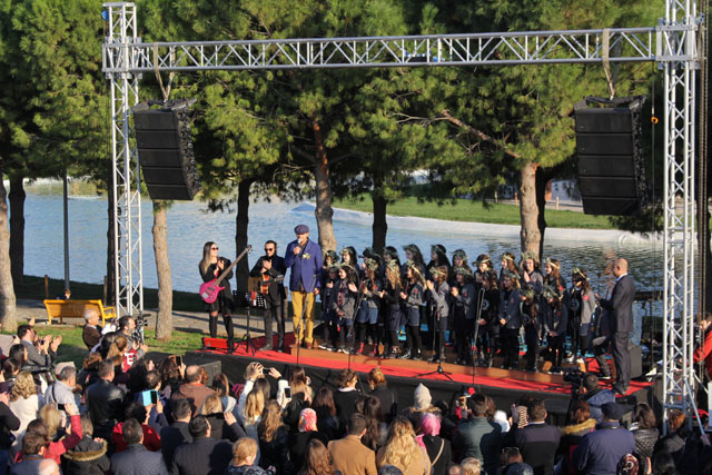 Akhisar Bahçeşehir Koleji öğrencileri Dünya Zeytin Gününde sahne aldı