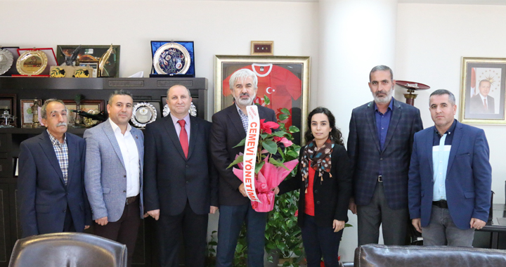 Akhisar Cemevi yeni yönetimi Belediye Başkanı Salih Hızlı’yı ziyaret etti