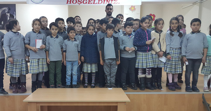Aykut Çeviker’den Toki Zeytinkent İlkokulu öğrencilerine anlamlı ziyaret