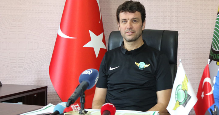 Akhisarspor Teknik Direktörü Cihat Arslan güncel soruları yanıtladı