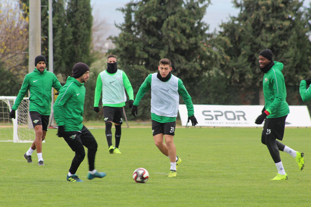 Akhisarspor’da kamp bugün başlıyor, alt yapıdan 6 oyuncu eklendi