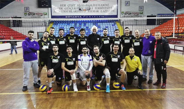 Akhisargücü, voleybol bölgesel ligine galibiyetle başladı