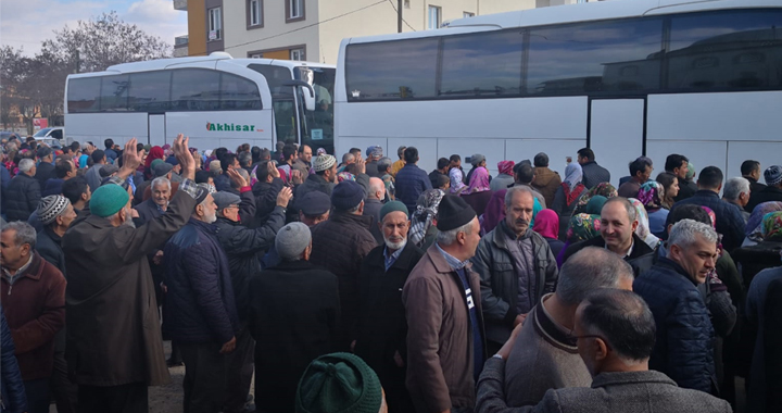 Akhisar’dan kutsal topraklara Umreci kafile uğurlaması devam ediyor