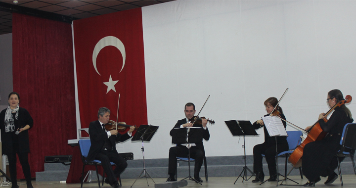 İzmir Devlet Senfoni Orkestrası Ülkü ortaokulunda