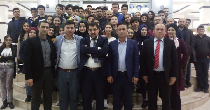 Akhisar Genç Memur-Sen 1071 Malazgirt'ten 2071 Büyük Türkiye'ye konferansına katıldı