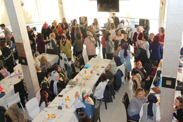A. Vehbi Bakırlıoğlu İlkokulunda kadınlar günü kutlandı