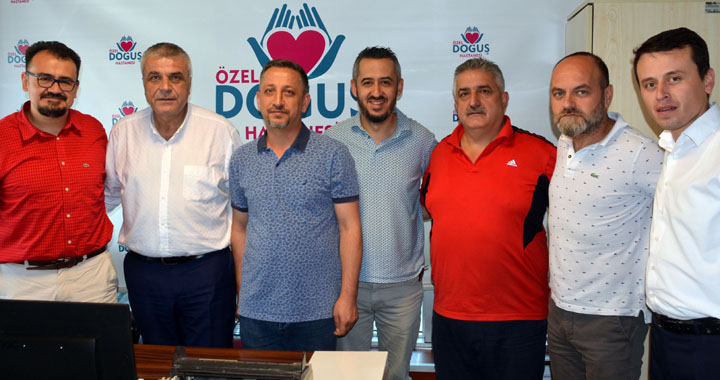 Akhisarspor’un sağlıkta sponsoru yeniden Özel Doğuş Hastanesi oldu