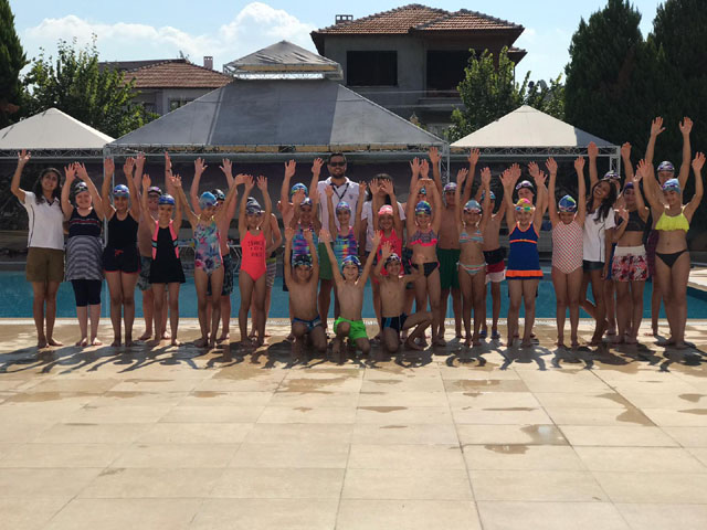 Akhisargücü Spor kulübü yaz okulu yüzme kursu 3. tur tam gaz başladı