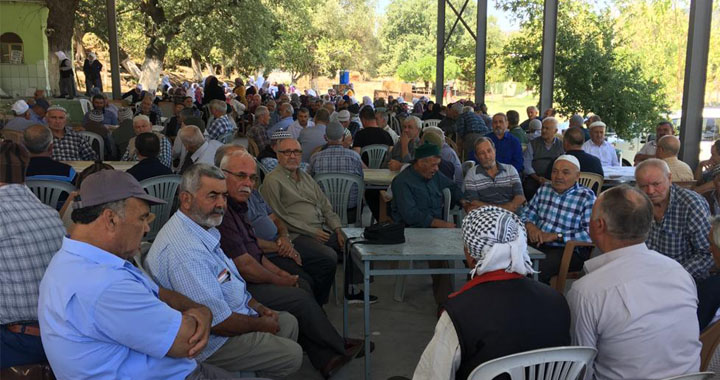 Hac ve Umre'ye giden Akhisarlılar geleneksel piknikte buluştu