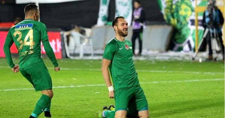 Akhisarspor'da Cikalleshi'den müthiş dönüş