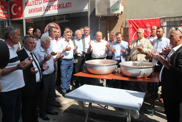 MHP ilçe teşkilatından geleneksel aşure etkinliği