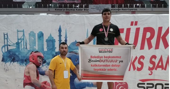 Deniz Güngör, boksta Türkiye ikincisi oldu
