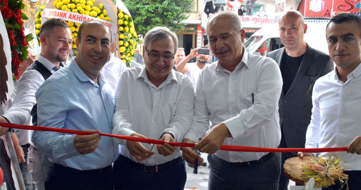 Selen Aksesuar ve Elektronik  5.ci şubesi açılışı yapıldı