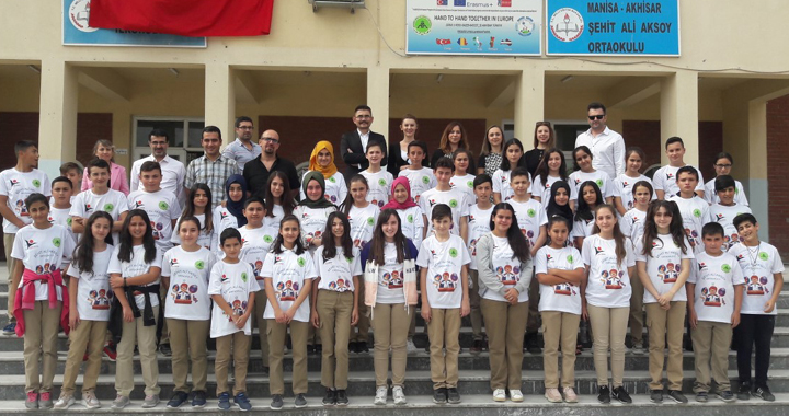 Şehit Ali Aksoy Ortaokulunda TUBİTAK 4006 Bilim Fuarı heyecanı