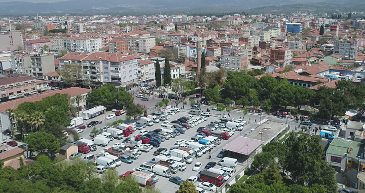 Akhisar sokaklarındaki ücretli otopark uygulaması kalkıyor mu?