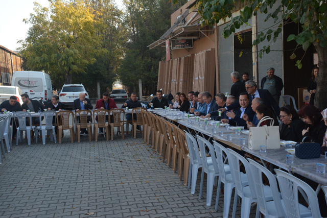 Marangozlar Odası, esnaf üyeleri için pilav hayrı yaptı