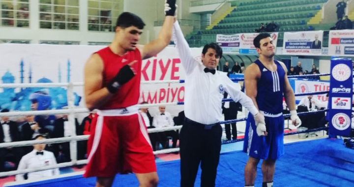 Deniz Güngör, boksta Türkiye üçüncüsü oldu