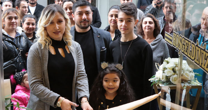 Akhisar’da Romeron Parfüm bayiliği açıldı