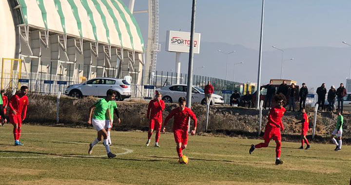 Akhisarspor U19 gençleri, hazırlık maçında Göztepe’yi 4-2 yendi