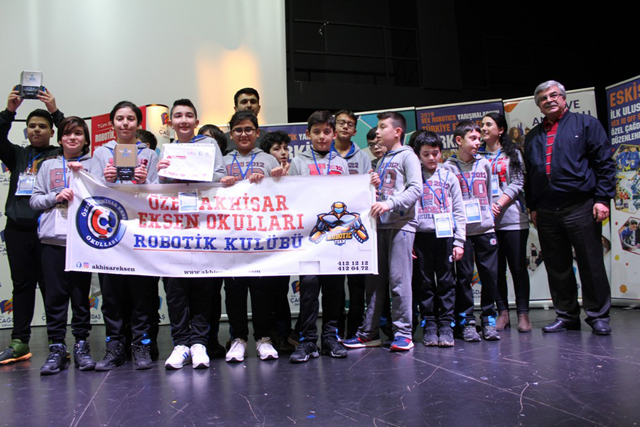 Eksen Okulları Robotik Kulübü, tüm şampiyonluklara ambargo koydu