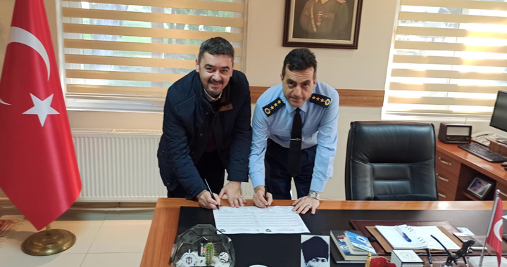 Özel Merkez Eğitim Kurumlarıyla Akhisar Hava Meydan Komutanlığı protokol imzaladı