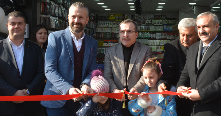 İpek Aksesuar ve Elektronik hizmete açıldı