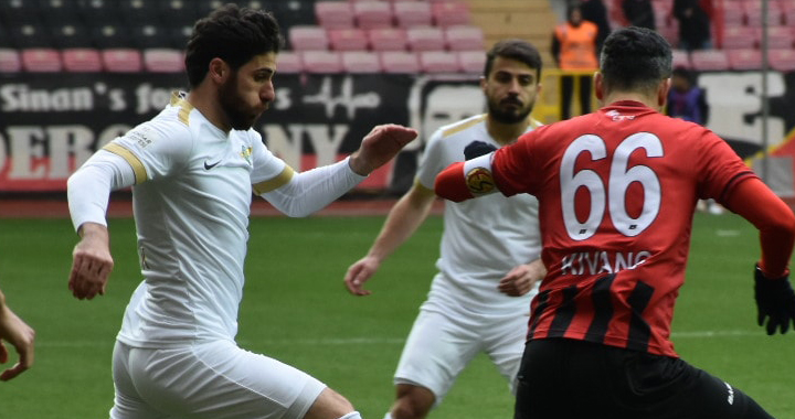 Akhisarspor'da küskünler döndü